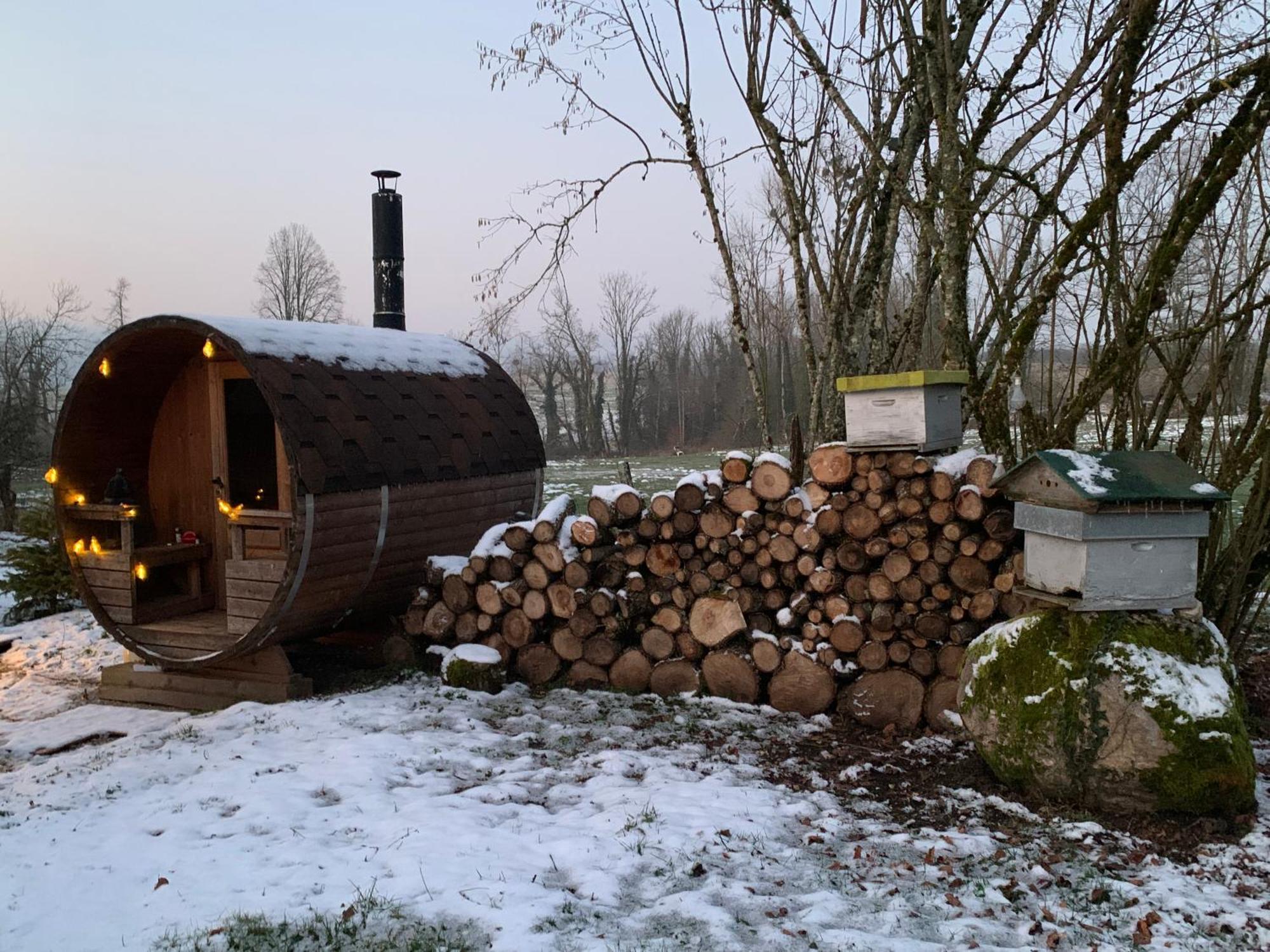Cabane En Bois Avec Bain Nordique Et Sauna Marigny (Jura) Exterior foto